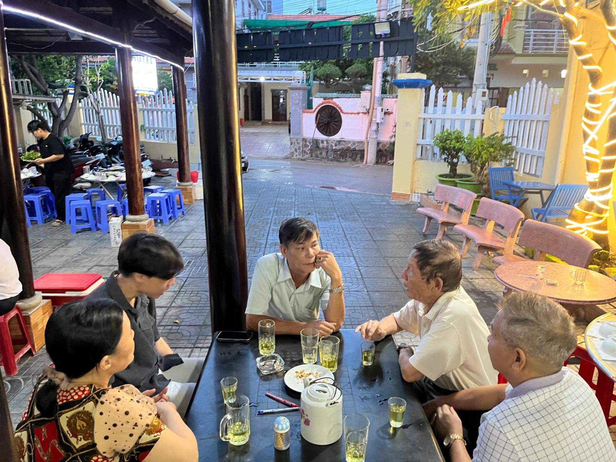 Hoang Oanh Motel ロン・ハイ エクステリア 写真