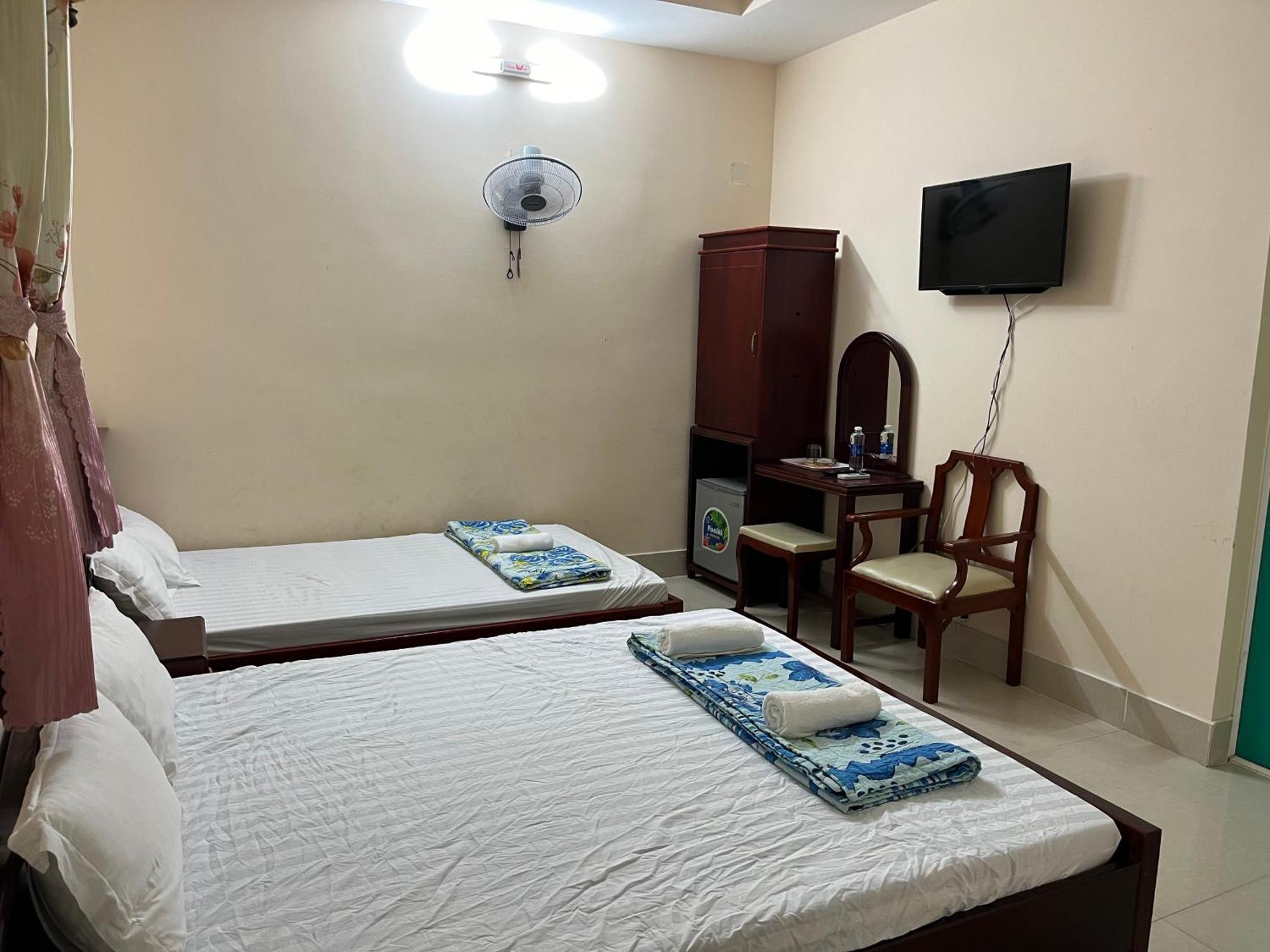 Hoang Oanh Motel ロン・ハイ エクステリア 写真