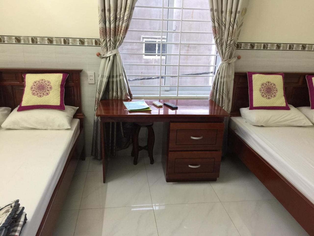 Hoang Oanh Motel ロン・ハイ エクステリア 写真
