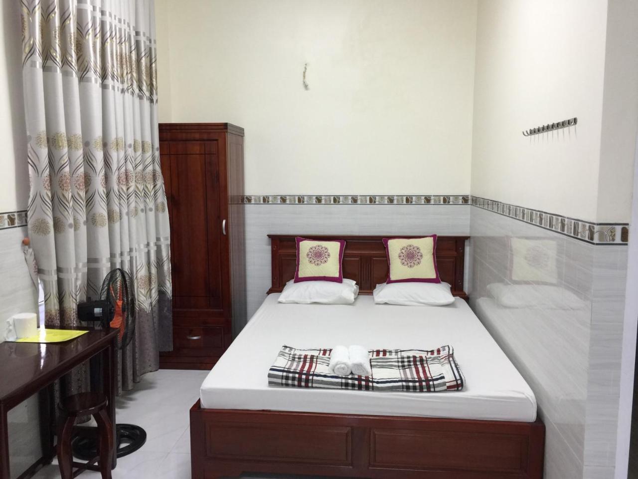 Hoang Oanh Motel ロン・ハイ エクステリア 写真